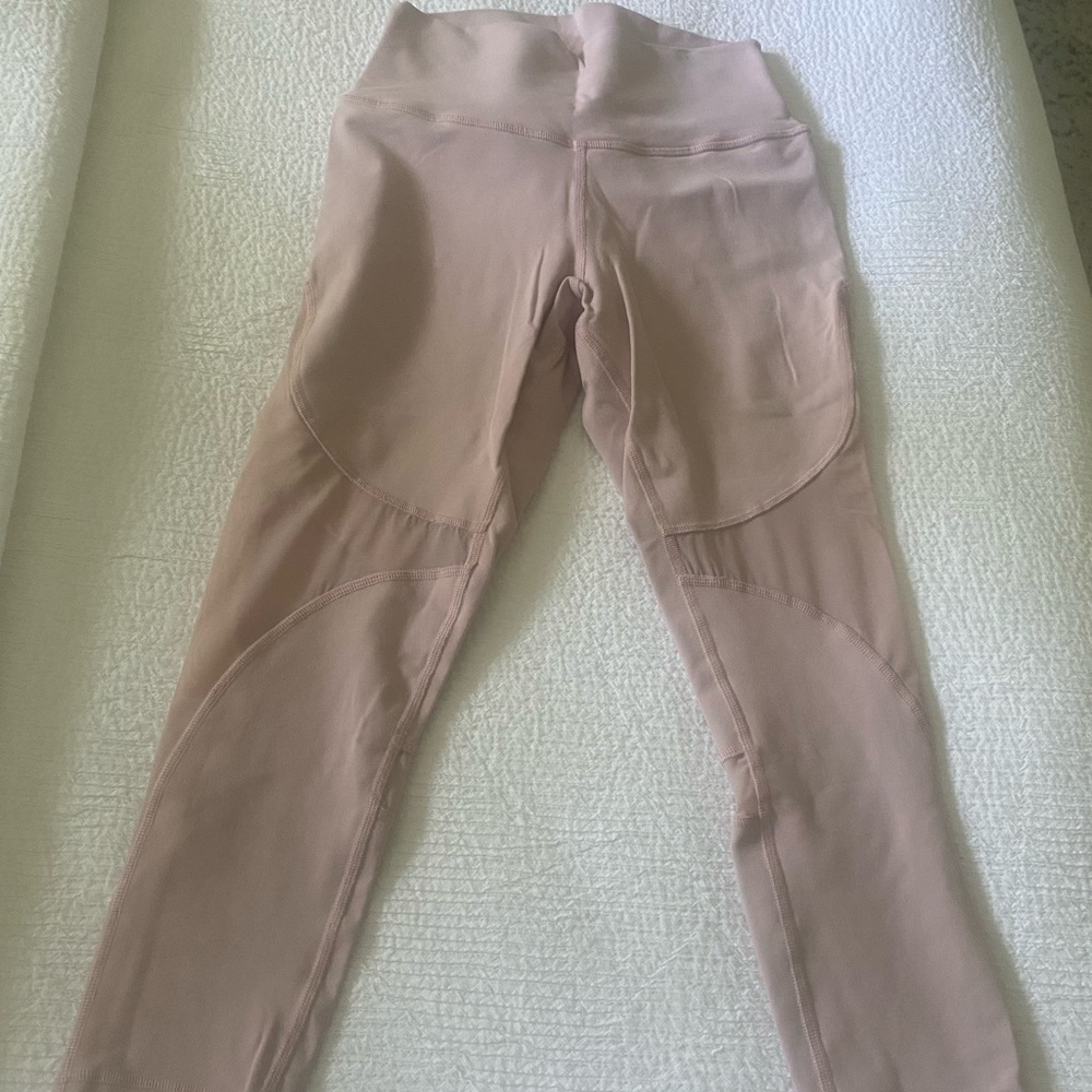 Alo legging with mesh detailing in blush